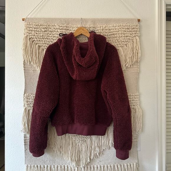 Lululemon Textured Fleece 1/2 Zip - Picture 8 of 8